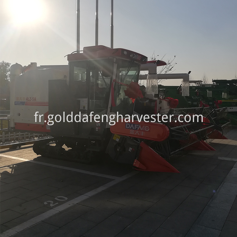 Automatic unloading rice harvesting